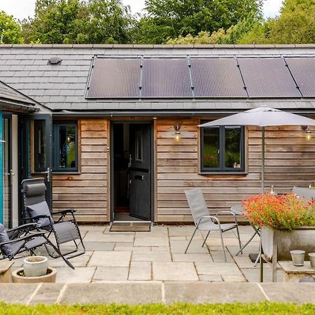 Stylish Cotswolds Retreat Nestled Between Bath And Castle Combe Villa Chippenham  Exterior foto