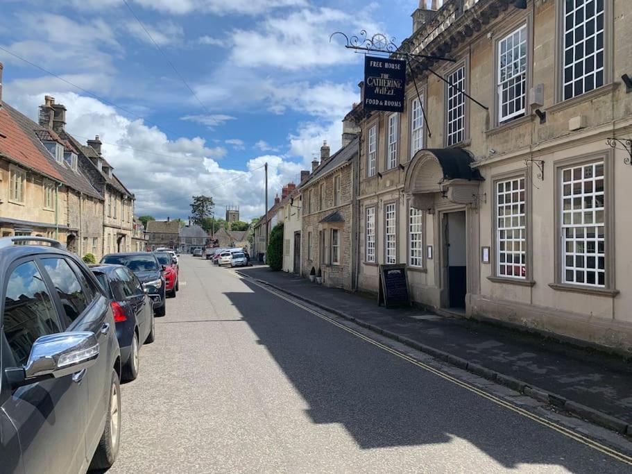 Stylish Cotswolds Retreat Nestled Between Bath And Castle Combe Villa Chippenham  Exterior foto