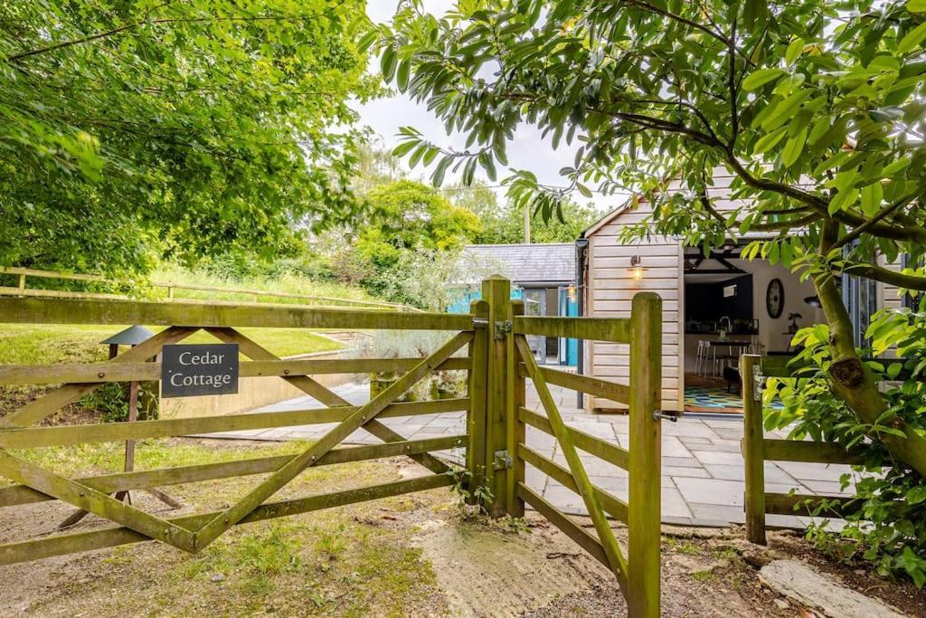 Stylish Cotswolds Retreat Nestled Between Bath And Castle Combe Villa Chippenham  Exterior foto